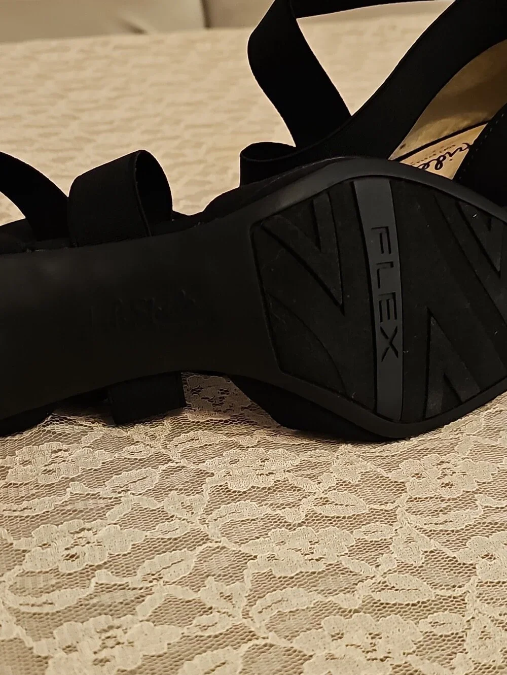 Life Stride Black Fabric Strappy Pointed Toe Slip On Kitten Heel 9.5